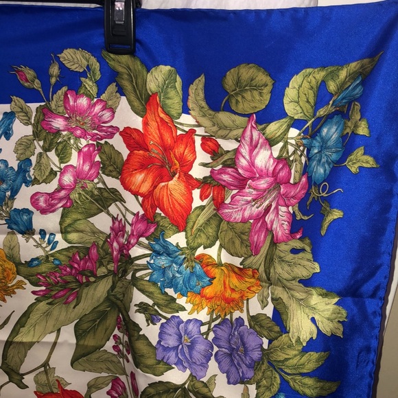 34x34 Coach Silk Scarf Adorned With Florals, Cherries, Vines and a Blue Boarder - Picture 3 of 7
